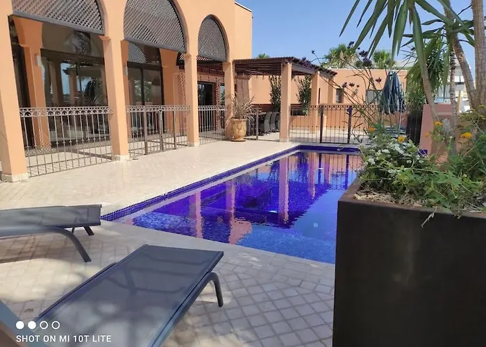 Rose Opale, 9 Couple Only Au Village Naturiste אגדה