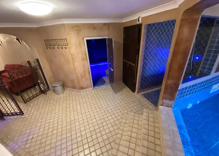 Rose Opale, 9 Couple Only Au Village Naturiste